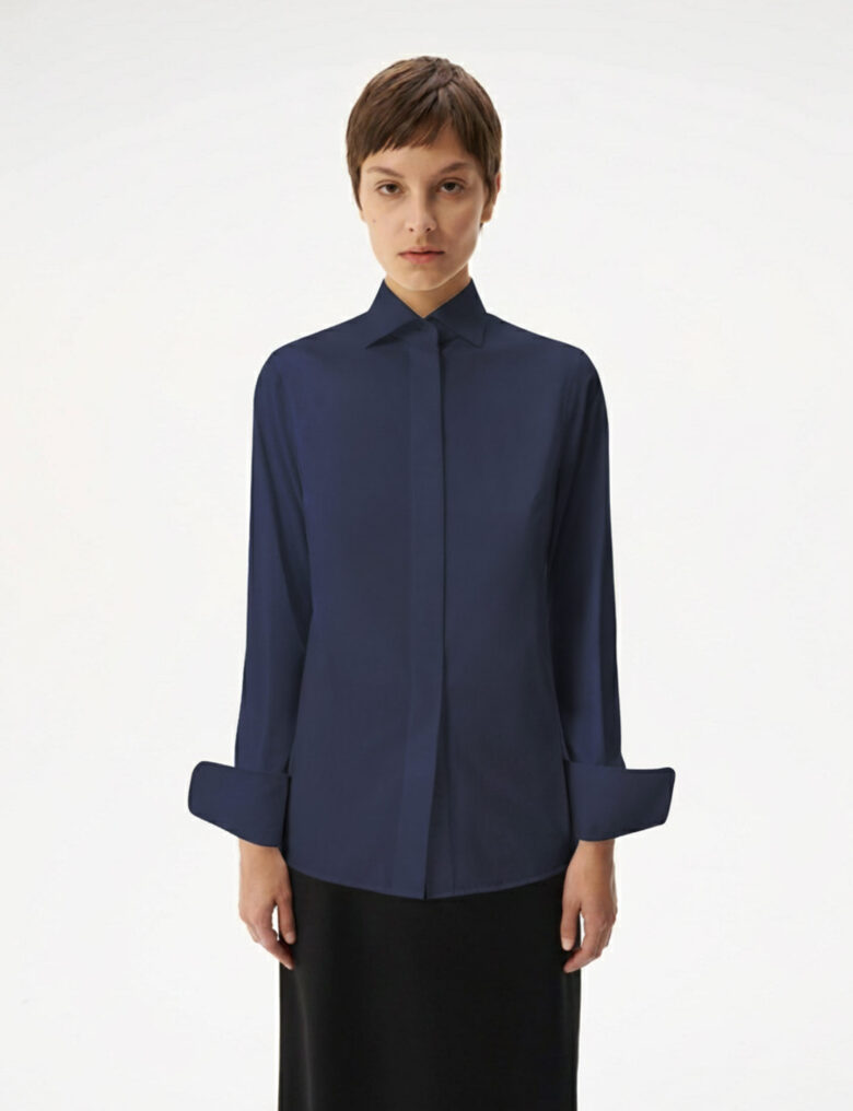 Блуза с широкими манжетами