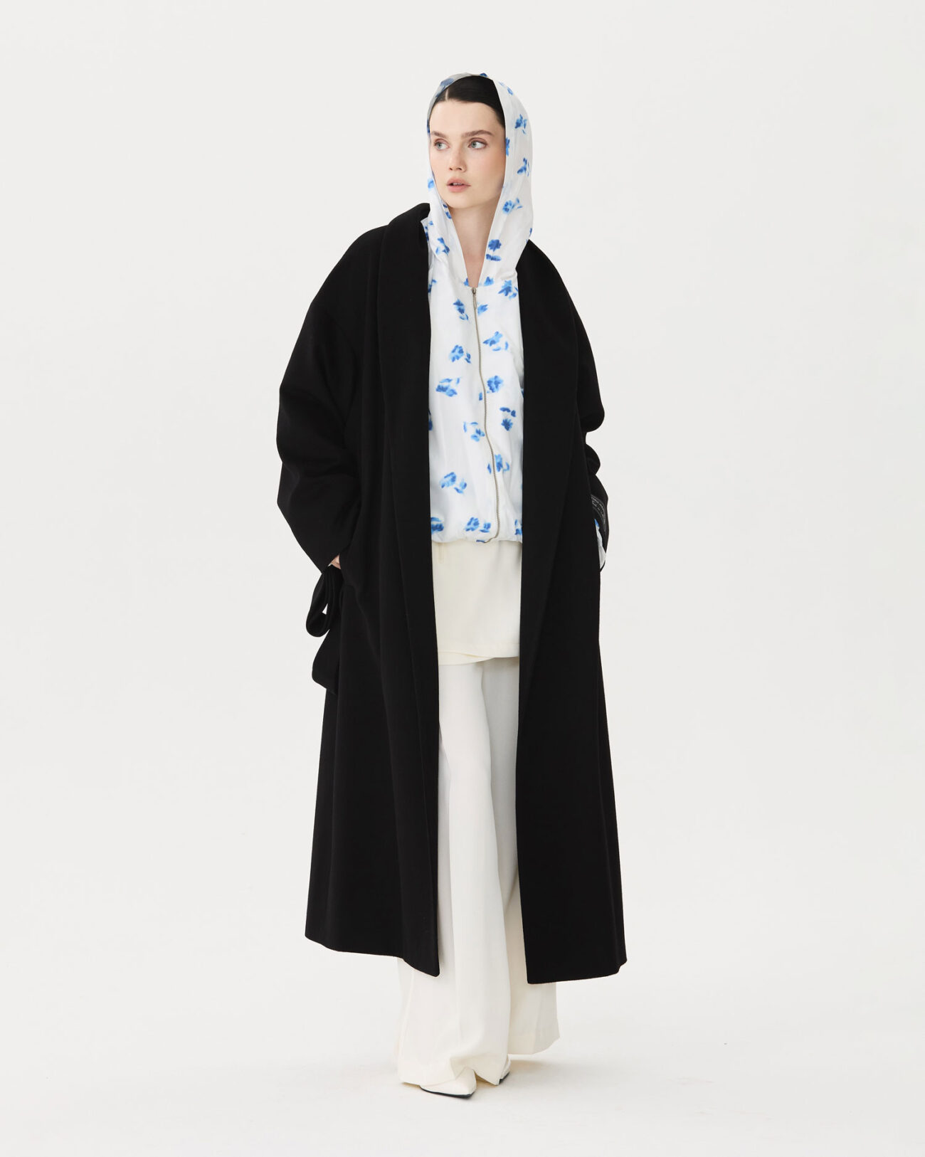 Женское пальто из коллекции Fall-Winter 24/25 Victoria Andreyanova