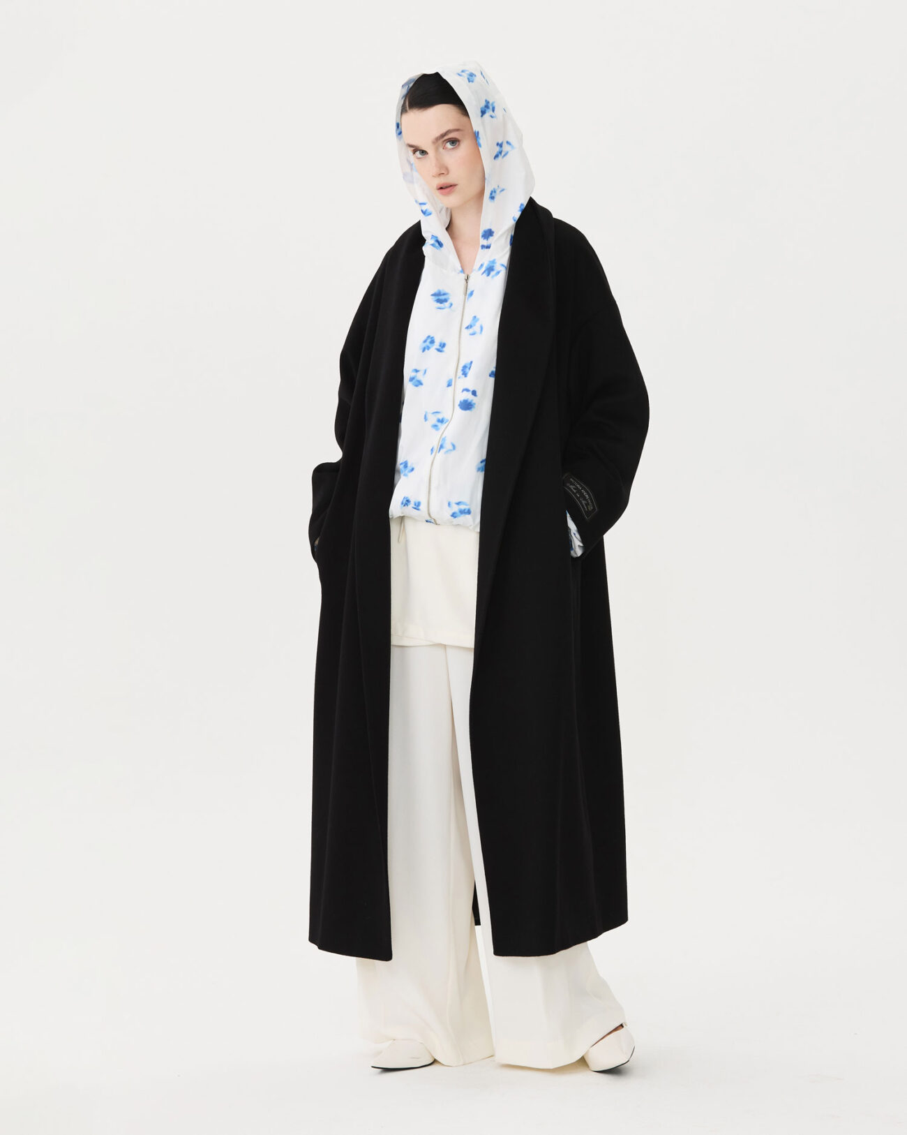 Женское пальто из коллекции Fall-Winter 24/25 Victoria Andreyanova