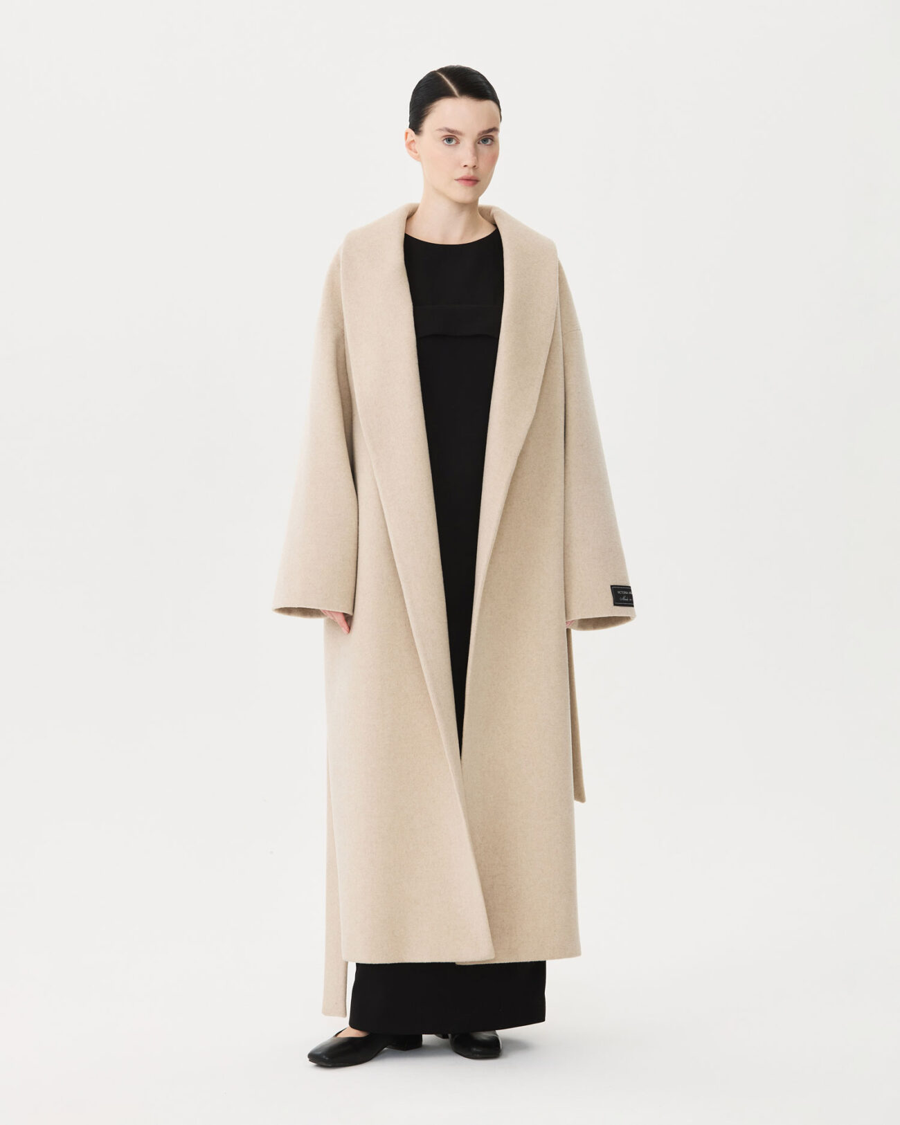 Женское пальто из коллекции Fall-Winter 24/25 Victoria Andreyanova