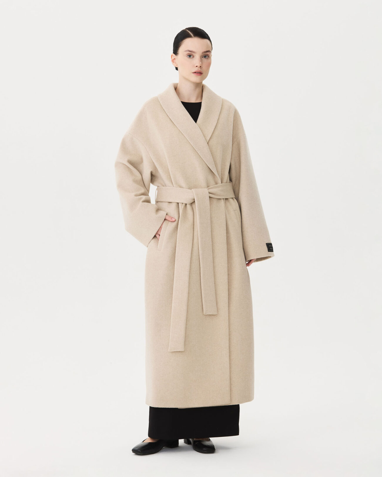 Женское пальто из коллекции Fall-Winter 24/25 Victoria Andreyanova