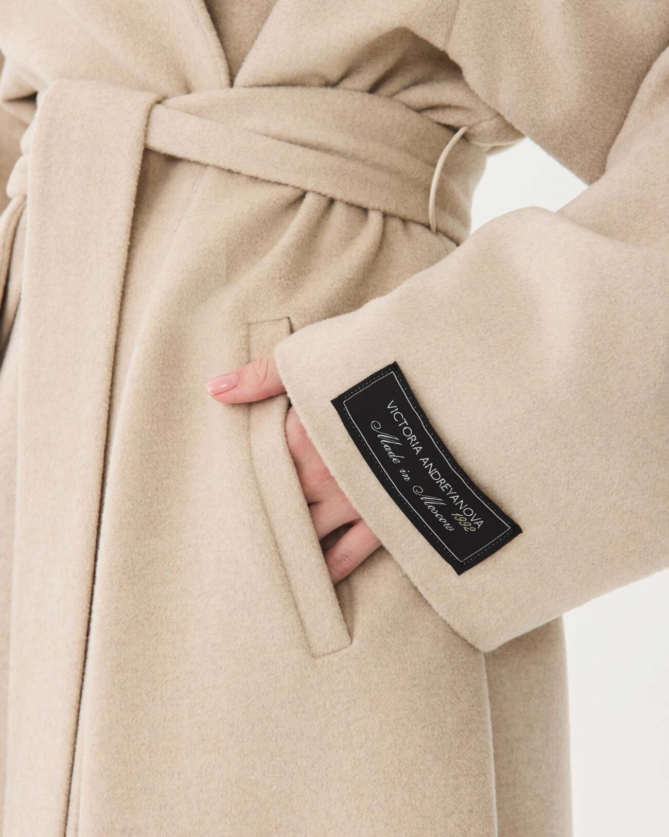 Женское пальто из коллекции Fall-Winter 24/25 Victoria Andreyanova