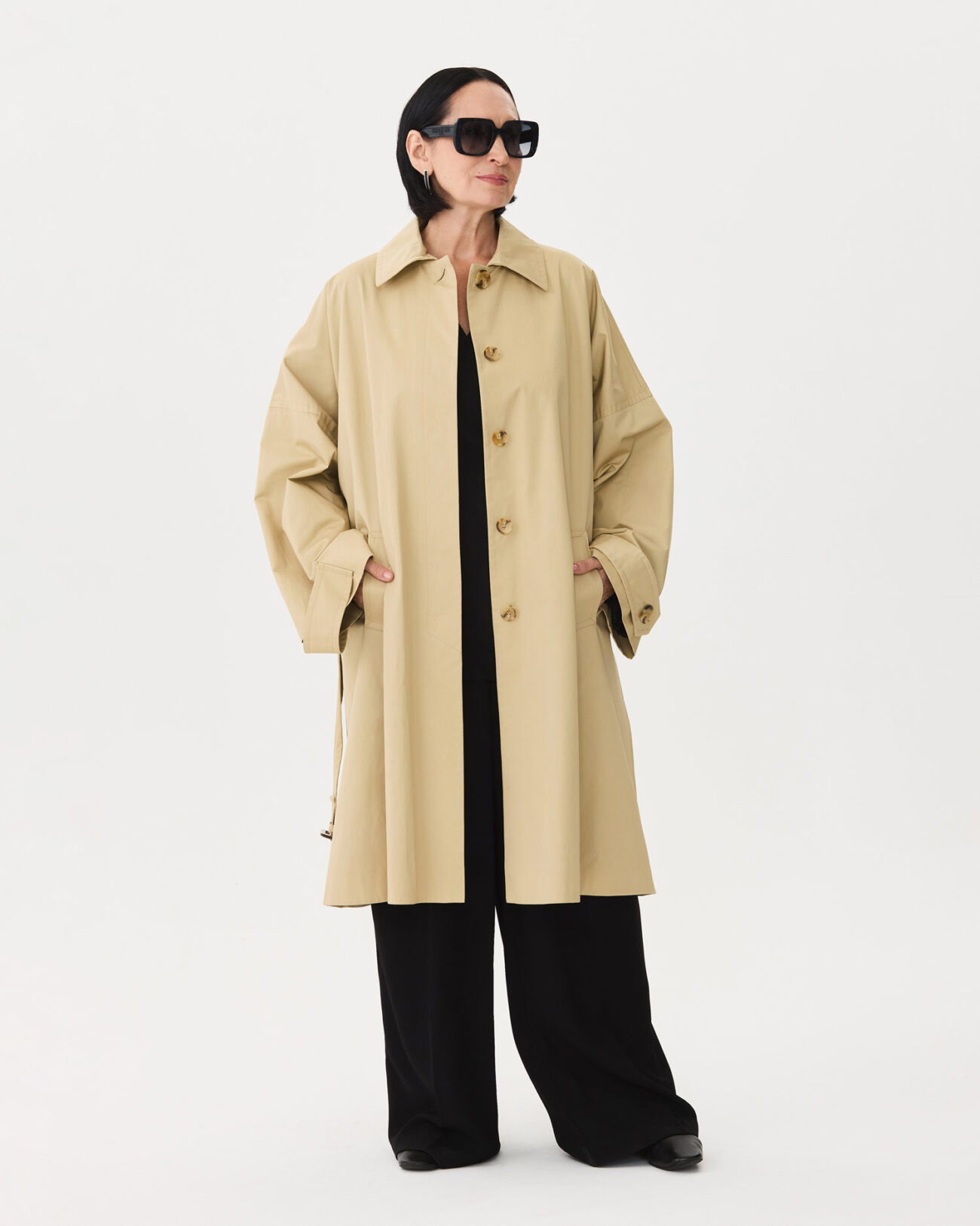 Женский плащ из коллекции SS 25 Victoria Andreyanova