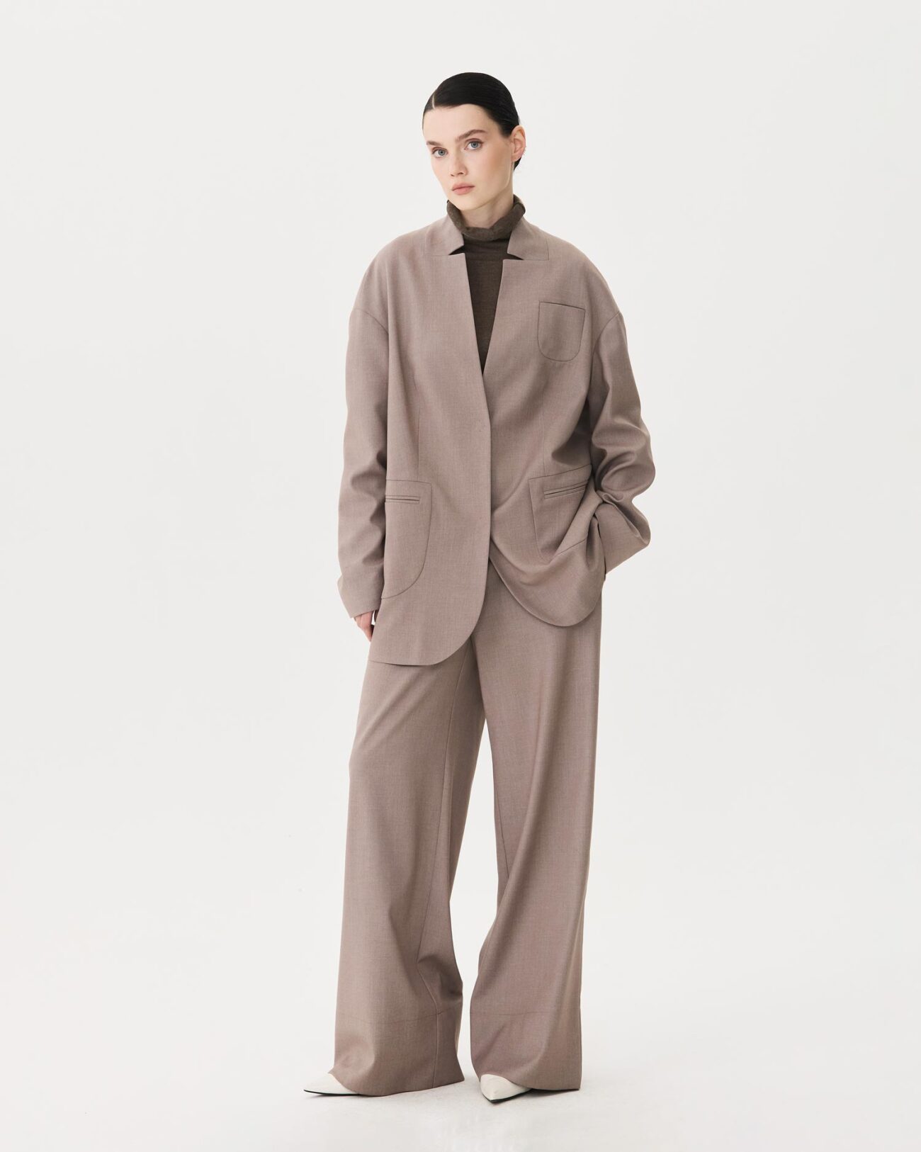 Брюки из коллекции Fall-Winter 25/26 Victoria Andreyanova