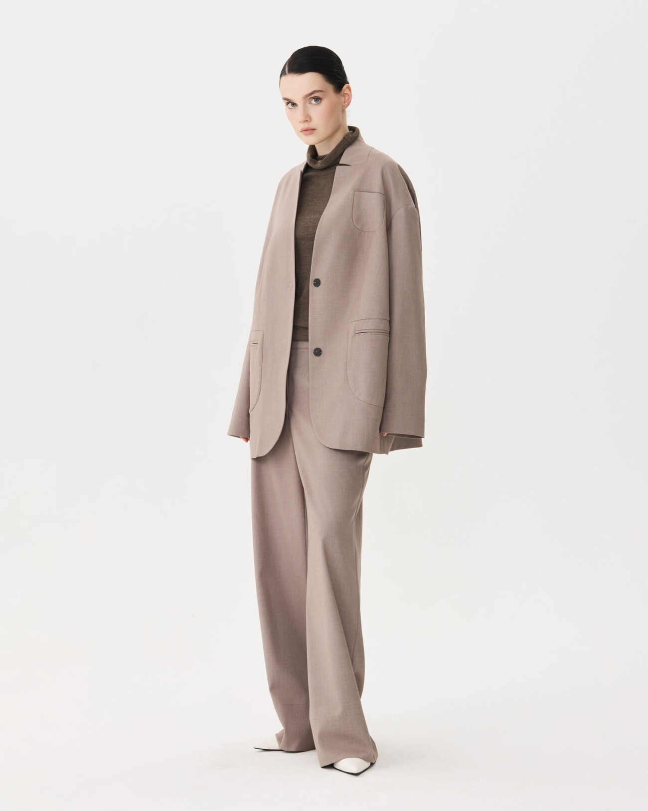 Брюки из коллекции Fall-Winter 25/26 Victoria Andreyanova