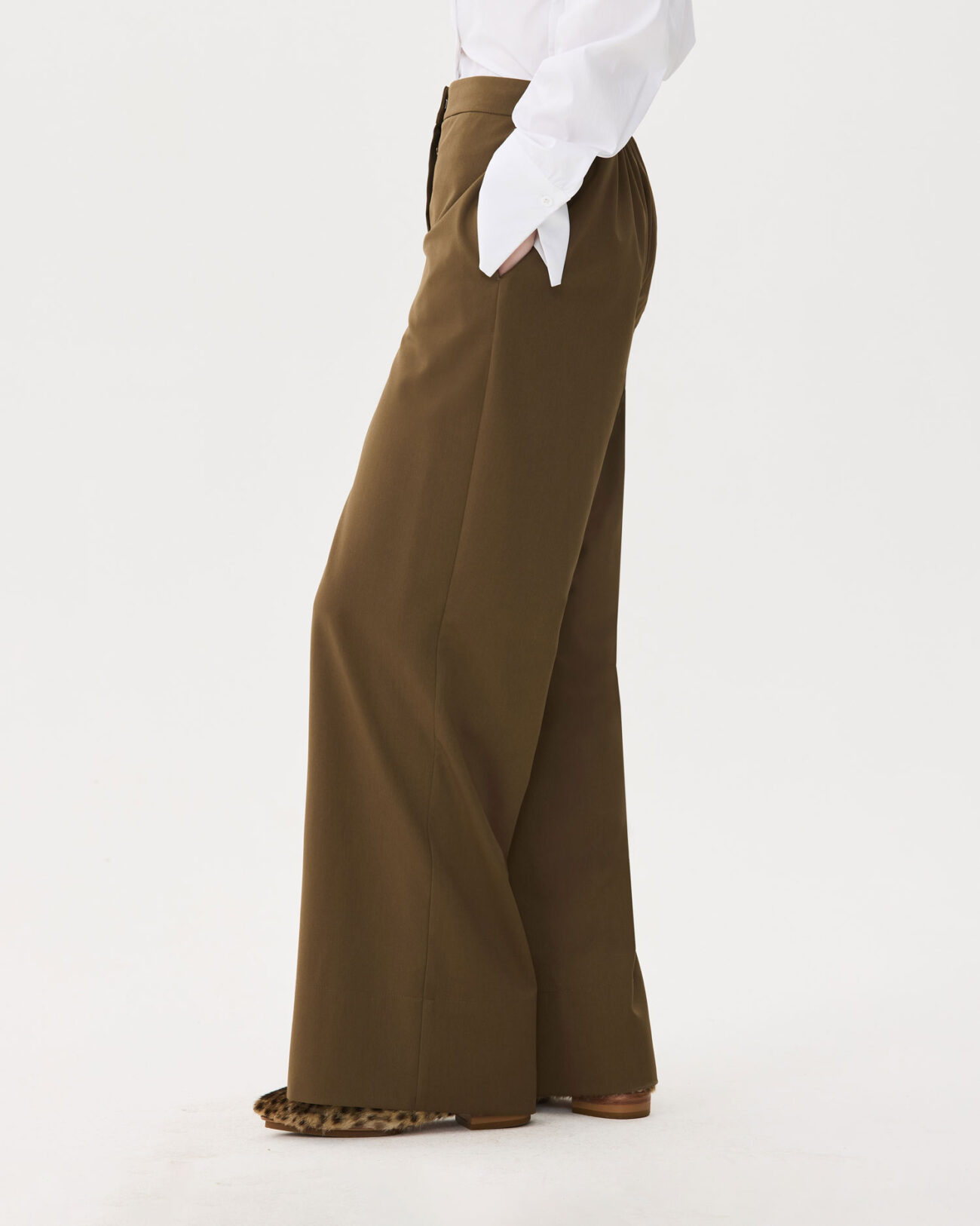 Брюки из коллекции Fall-Winter 25/26 Victoria Andreyanova