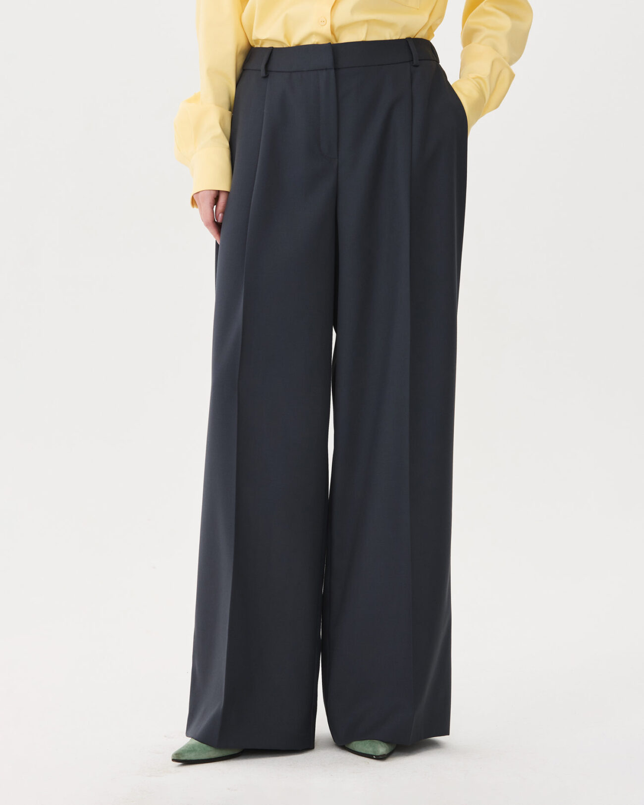 Брюки из коллекции Fall-Winter 25/26 Victoria Andreyanova