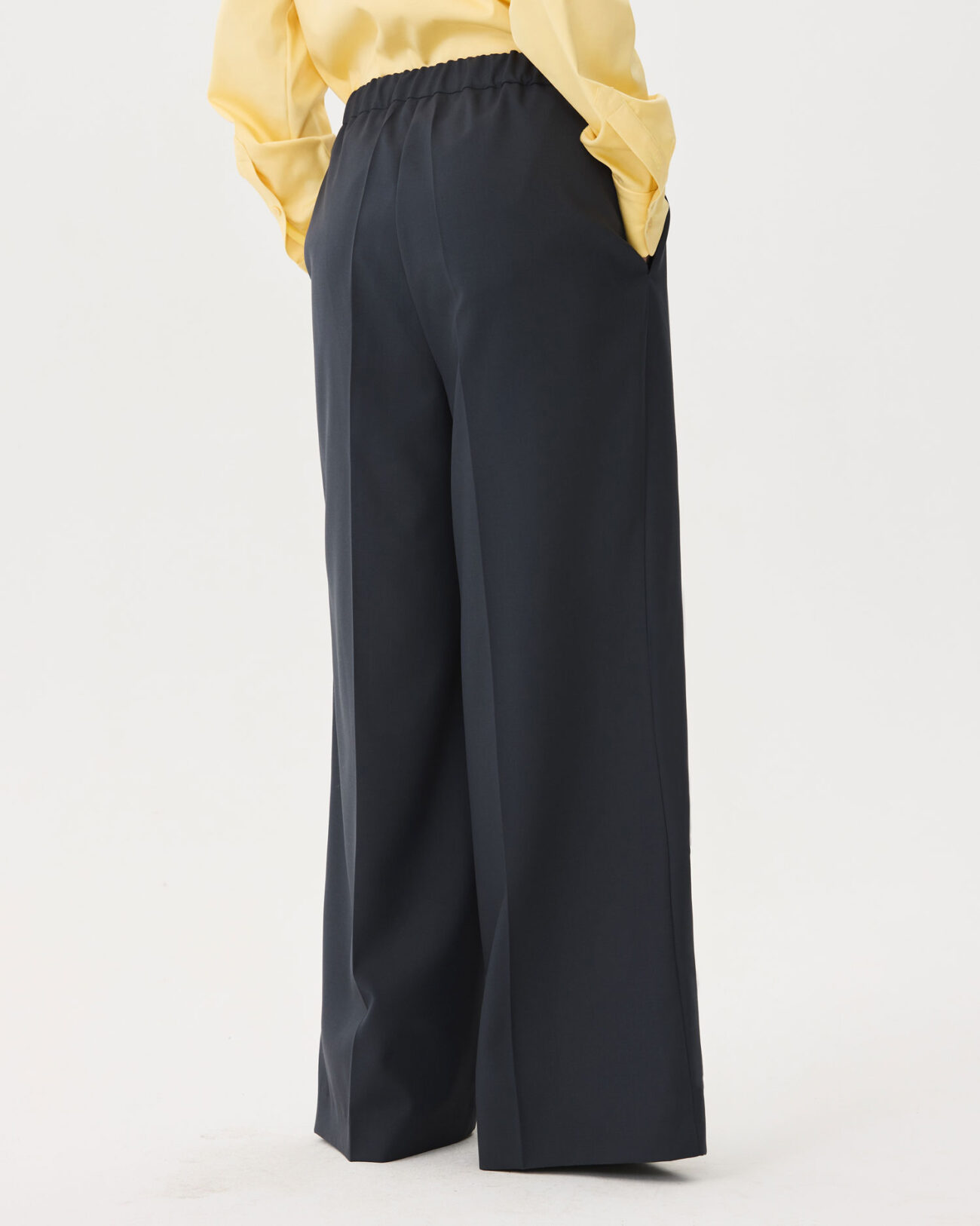 Брюки из коллекции Fall-Winter 25/26 Victoria Andreyanova