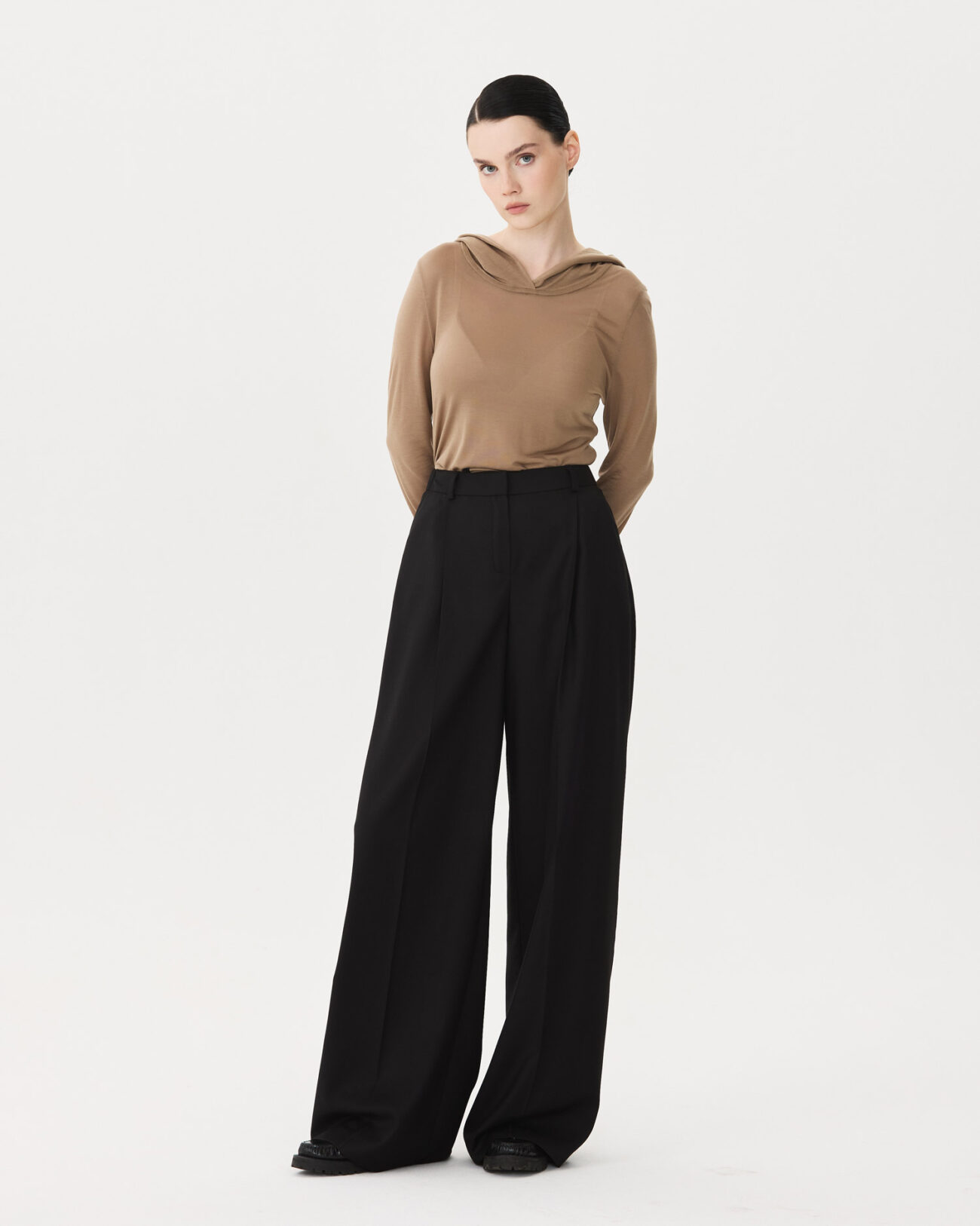 Брюки из коллекции Fall-Winter 25/26 Victoria Andreyanova