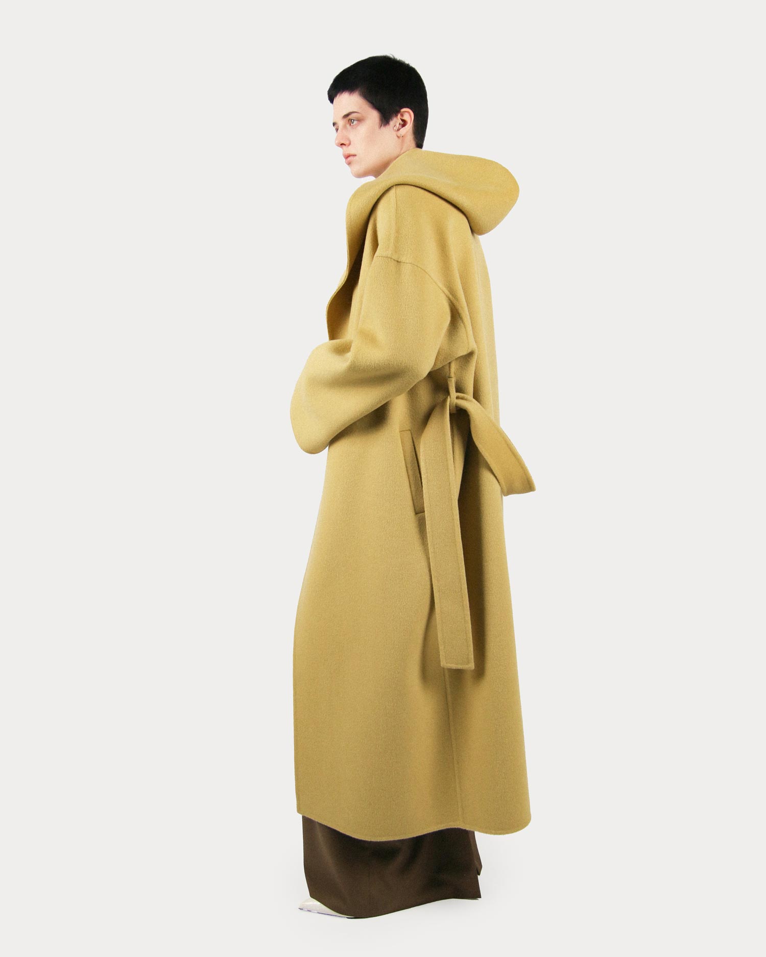 Женское пальто из коллекции Fall-Winter 25/26 Victoria Andreyanova