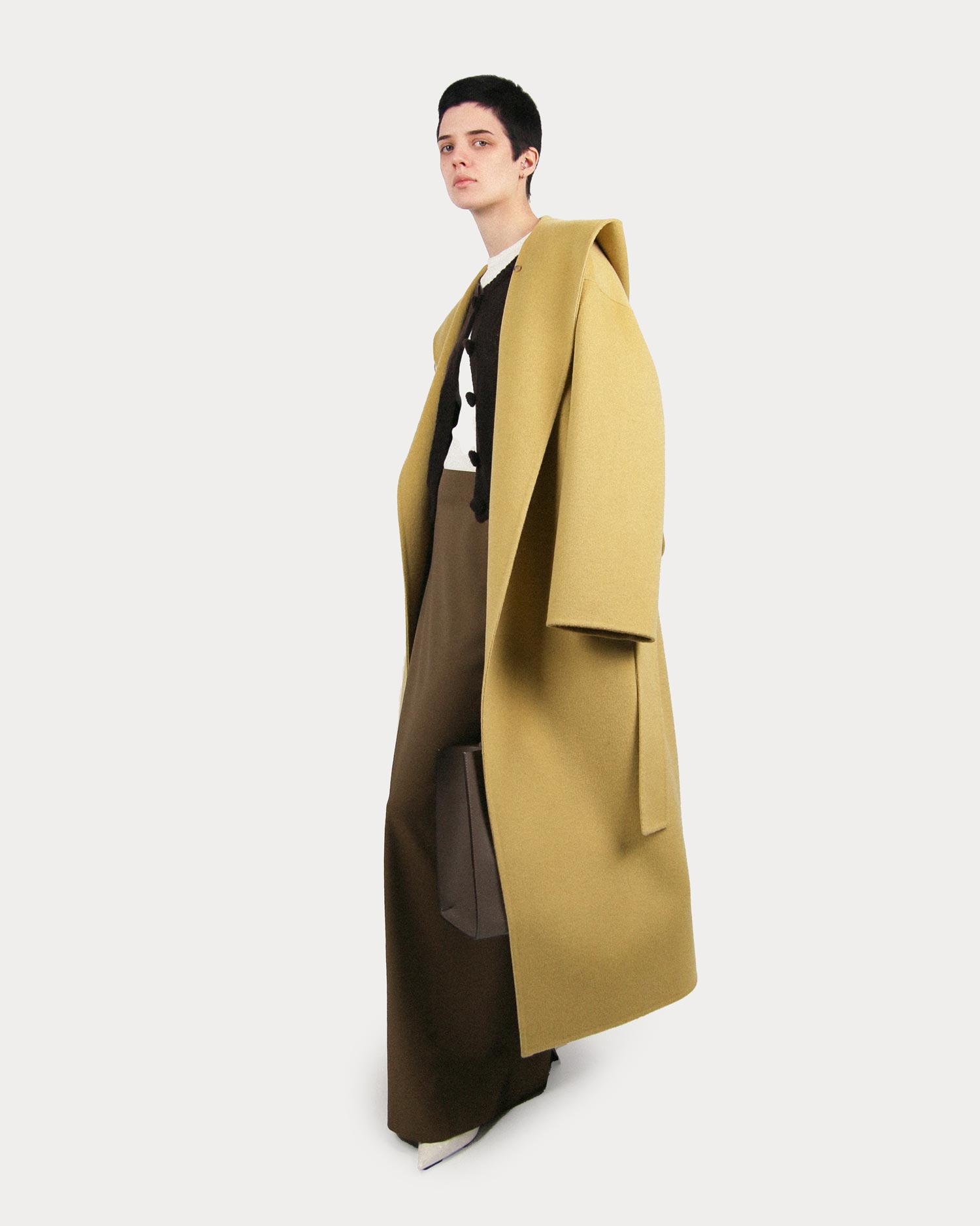 Женское пальто из коллекции Fall-Winter 25/26 Victoria Andreyanova