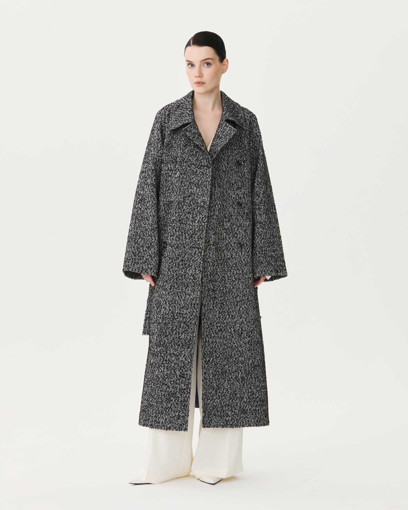 Женское пальто из коллекции Fall-Winter 25/26 Victoria Andreyanova