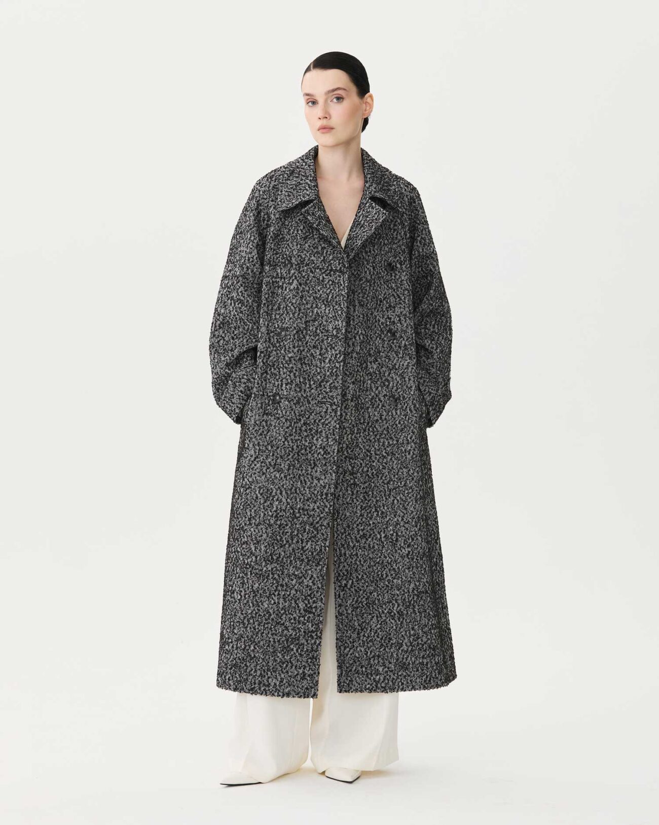Женское пальто из коллекции Fall-Winter 25/26 Victoria Andreyanova