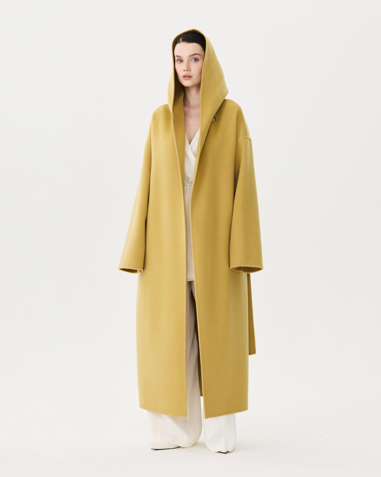 Женское пальто из коллекции Fall-Winter 25/26 Victoria Andreyanova