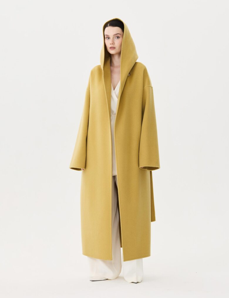Женское пальто из коллекции Fall-Winter 25/26 Victoria Andreyanova