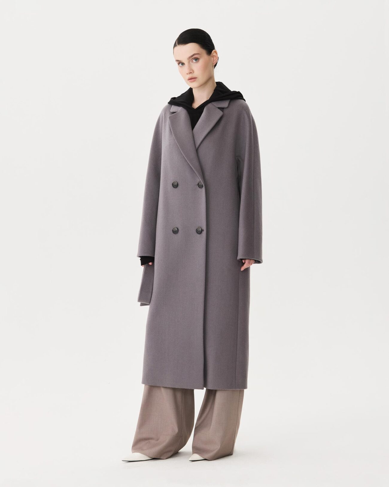 Женское пальто из коллекции Fall-Winter 25/26 Victoria Andreyanova
