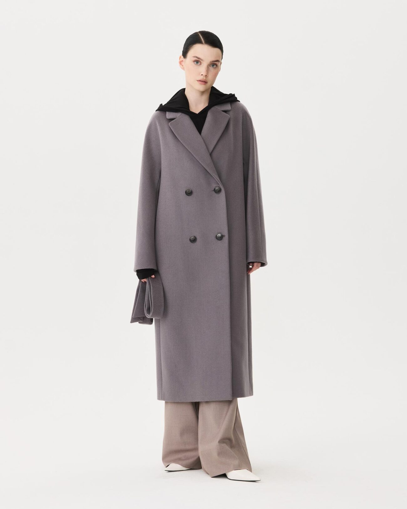 Женское пальто из коллекции Fall-Winter 25/26 Victoria Andreyanova