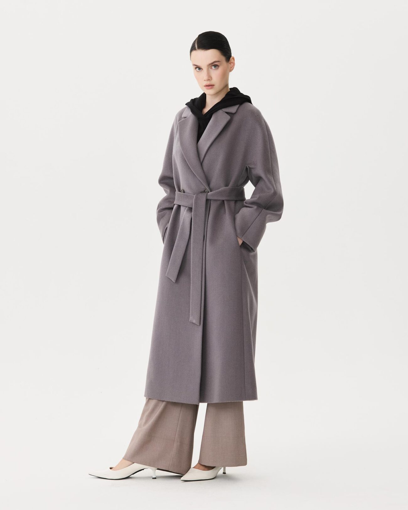 Женское пальто из коллекции Fall-Winter 25/26 Victoria Andreyanova