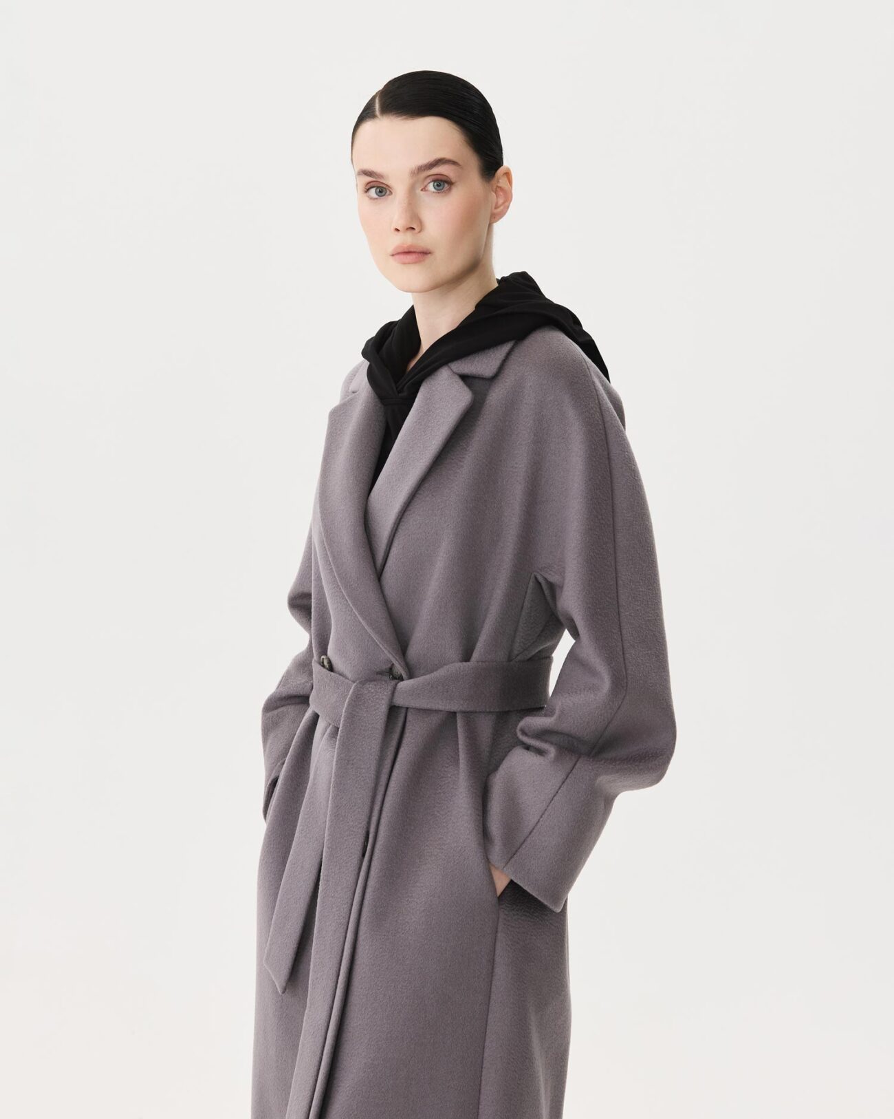 Женское пальто из коллекции Fall-Winter 25/26 Victoria Andreyanova
