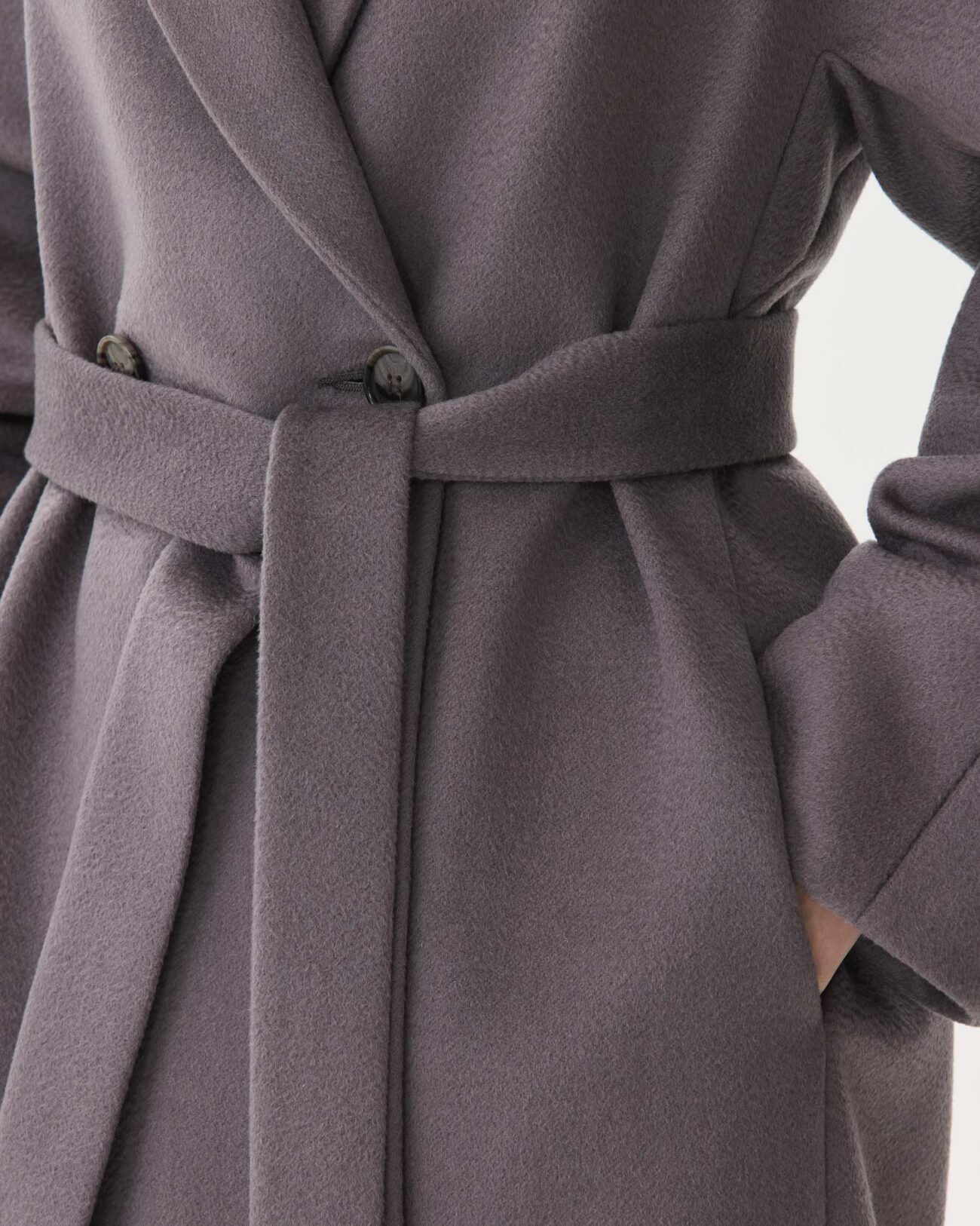 Женское пальто из коллекции Fall-Winter 25/26 Victoria Andreyanova