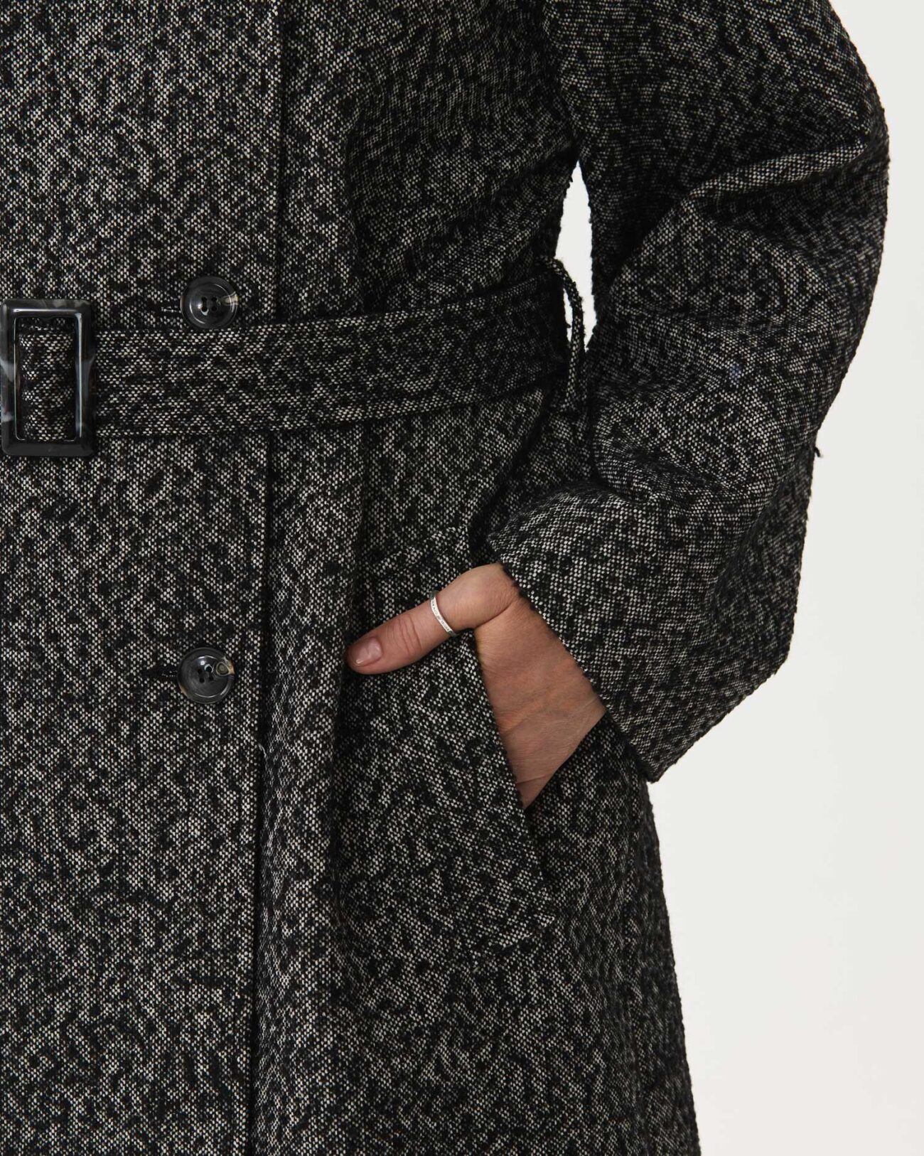 Женское пальто из коллекции Fall-Winter 25/26 Victoria Andreyanova