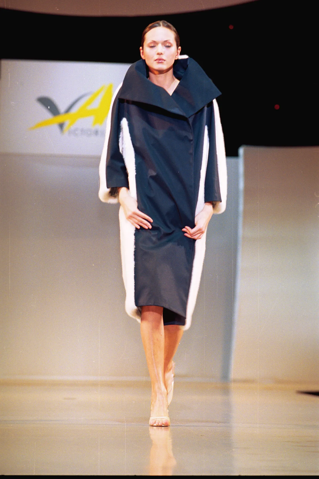Осторожно, женщина!, коллекция Victoria Andreyanova 2000