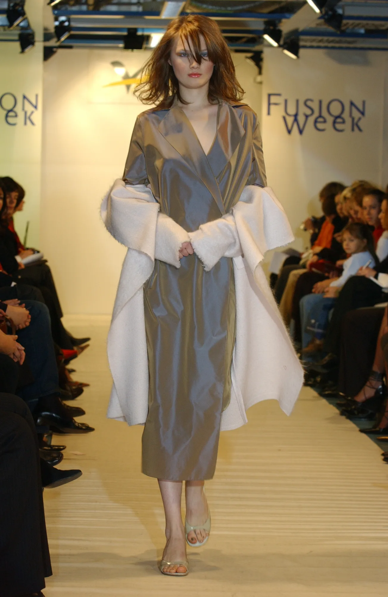 Коллекция 2001 Spring Fusion Week 2001, Victoria Andreyanova, образ 10