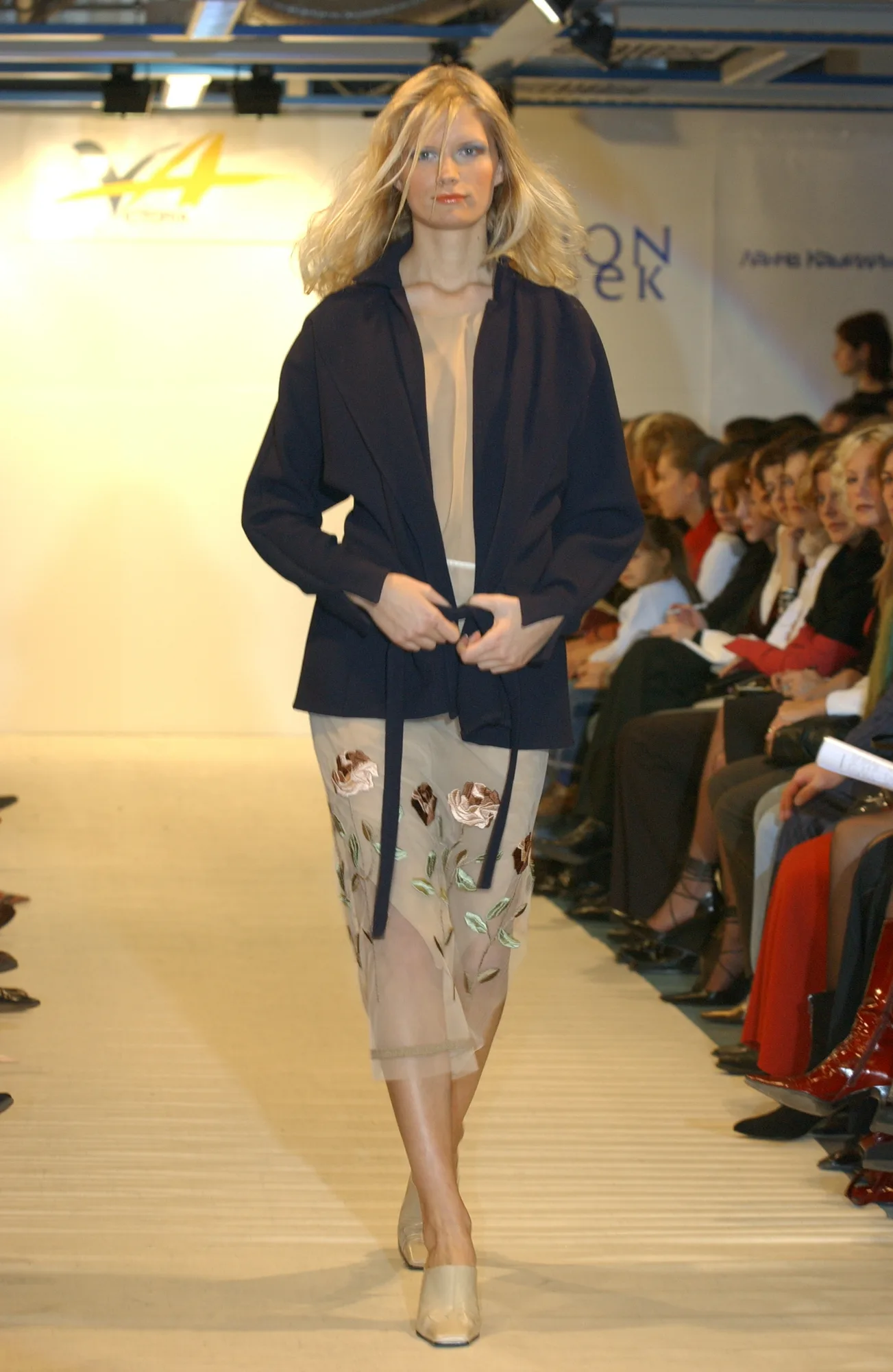 Коллекция 2001 Spring Fusion Week 2001, Victoria Andreyanova, образ 12