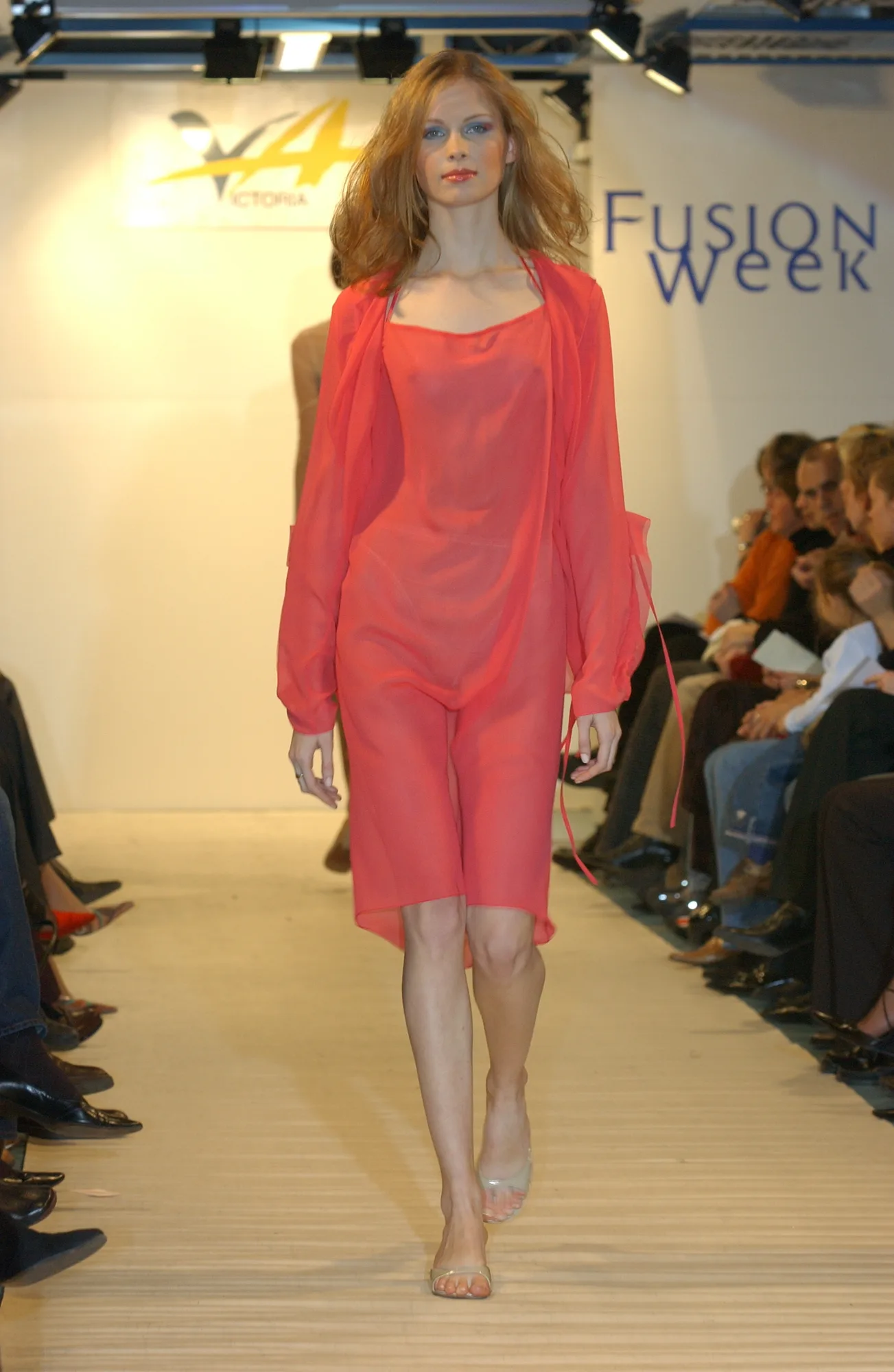 Коллекция 2001 Spring Fusion Week 2001, Victoria Andreyanova, образ 15