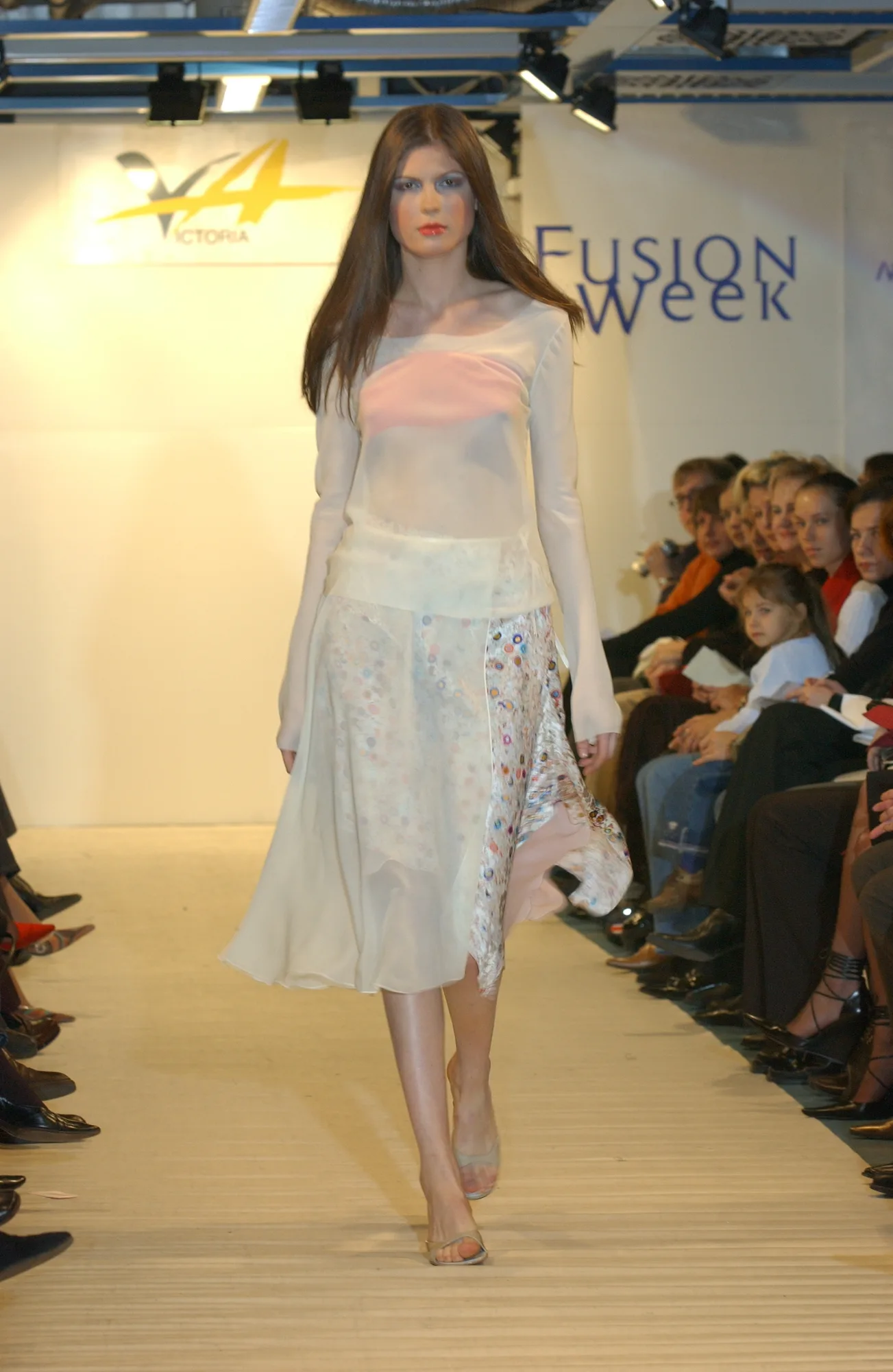 Коллекция 2001 Spring Fusion Week 2001, Victoria Andreyanova, образ 16