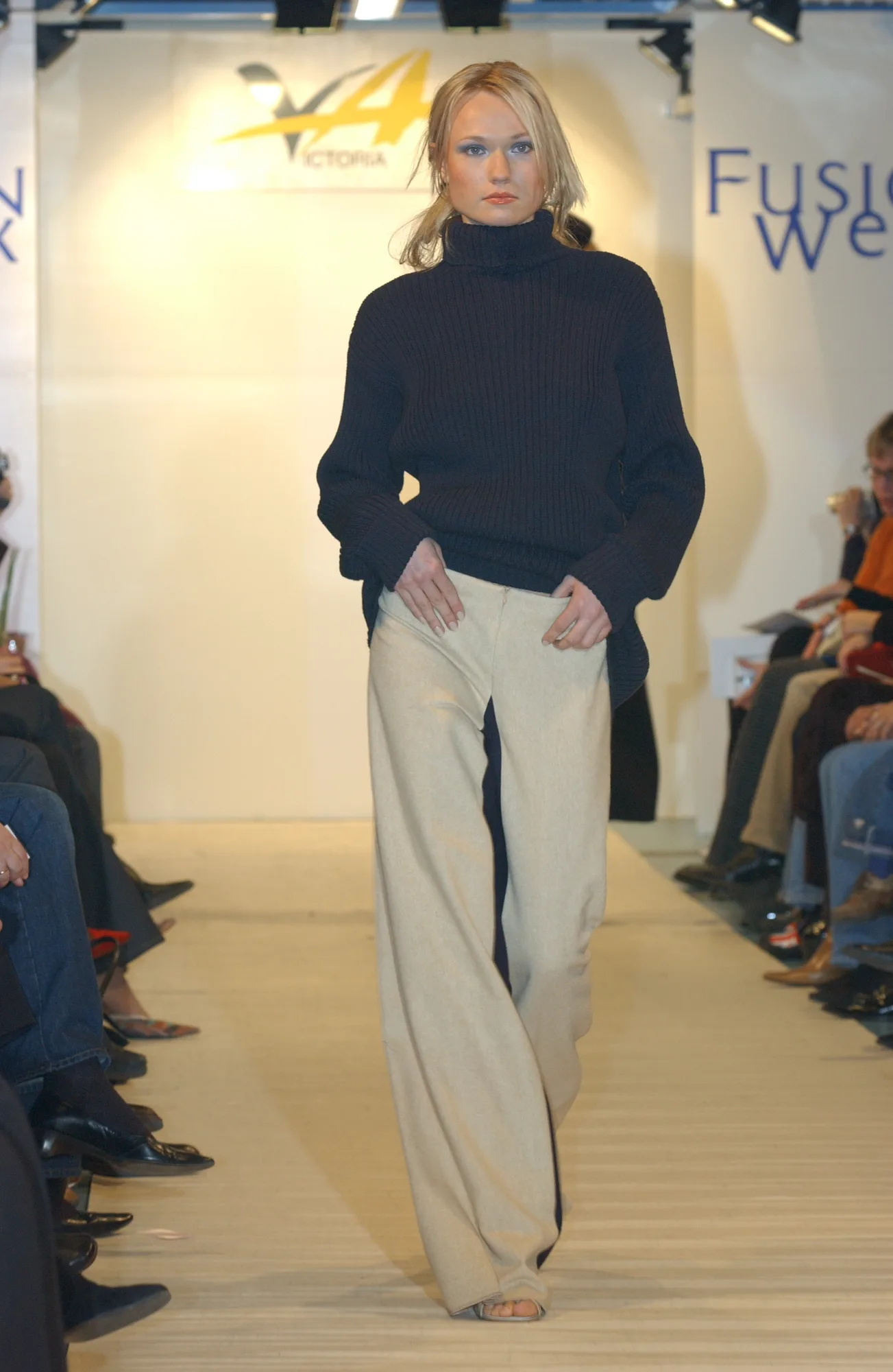 Коллекция 2001 Spring Fusion Week 2001, Victoria Andreyanova, образ 2
