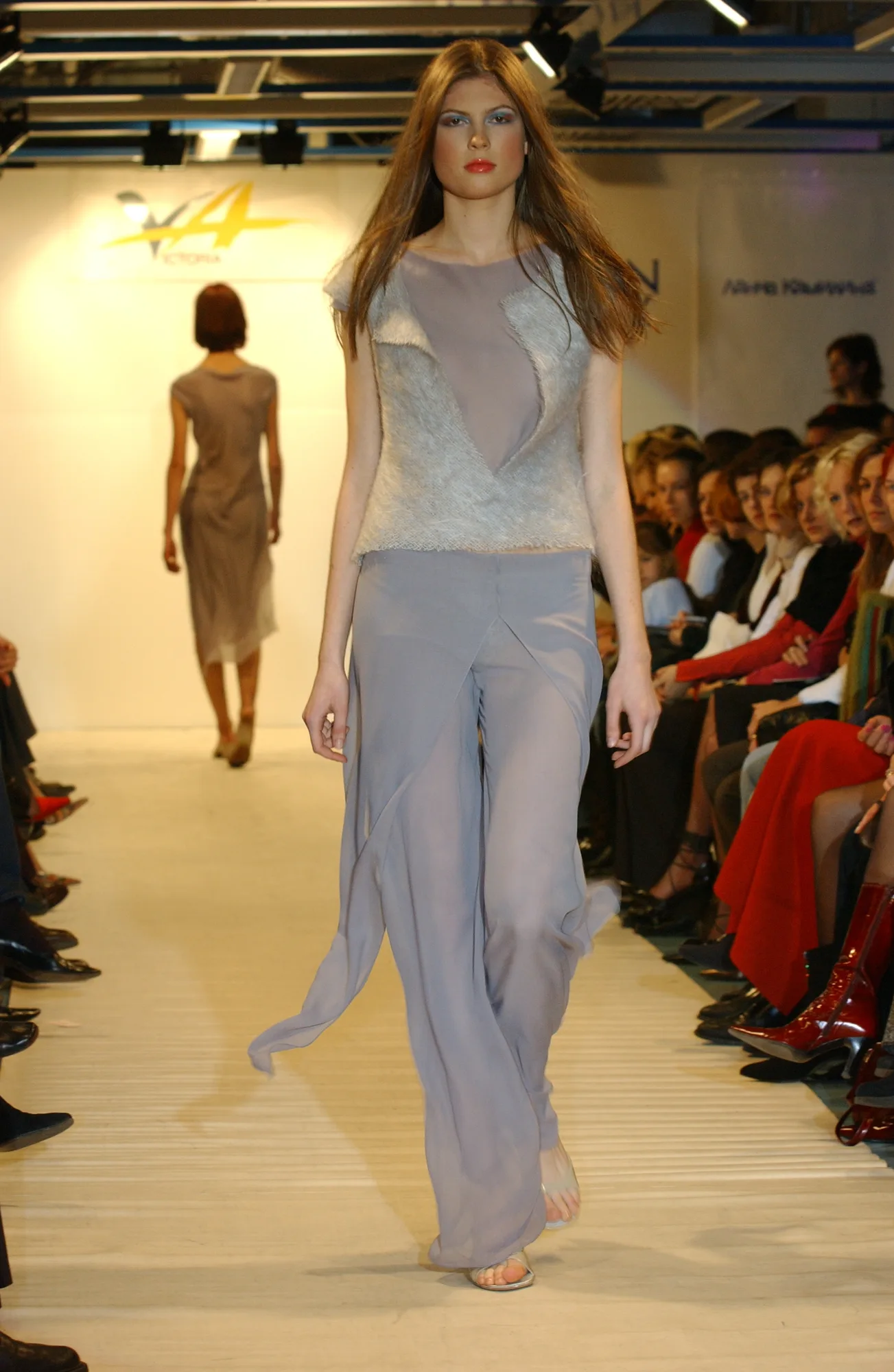 Коллекция 2001 Spring Fusion Week 2001, Victoria Andreyanova, образ 24