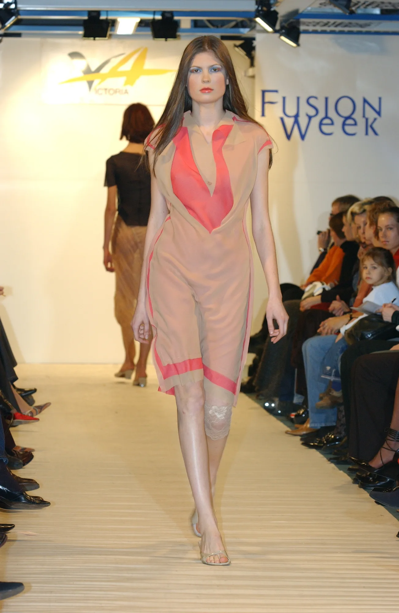 Коллекция 2001 Spring Fusion Week 2001, Victoria Andreyanova, образ 32