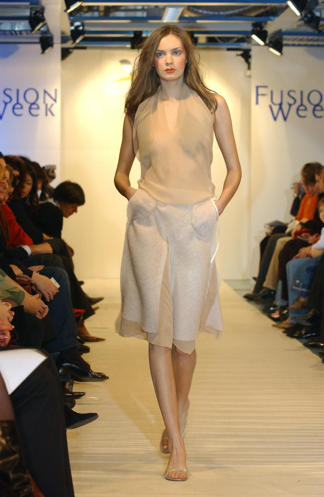 Коллекция 2001 Spring Fusion Week 2001, Victoria Andreyanova, образ 4