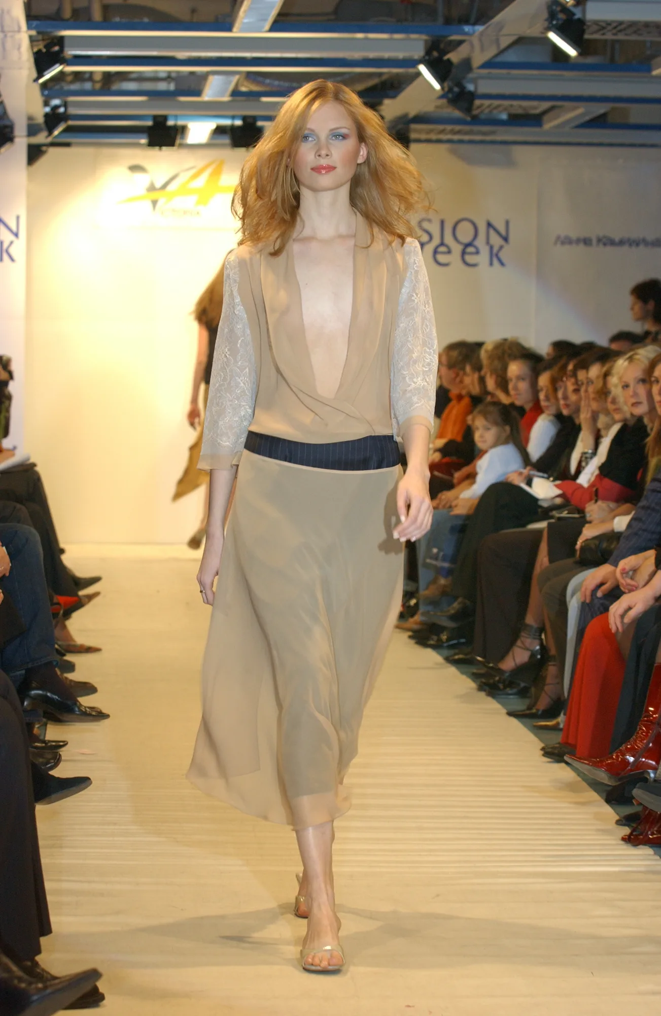 Коллекция 2001 Spring Fusion Week 2001, Victoria Andreyanova, образ 7