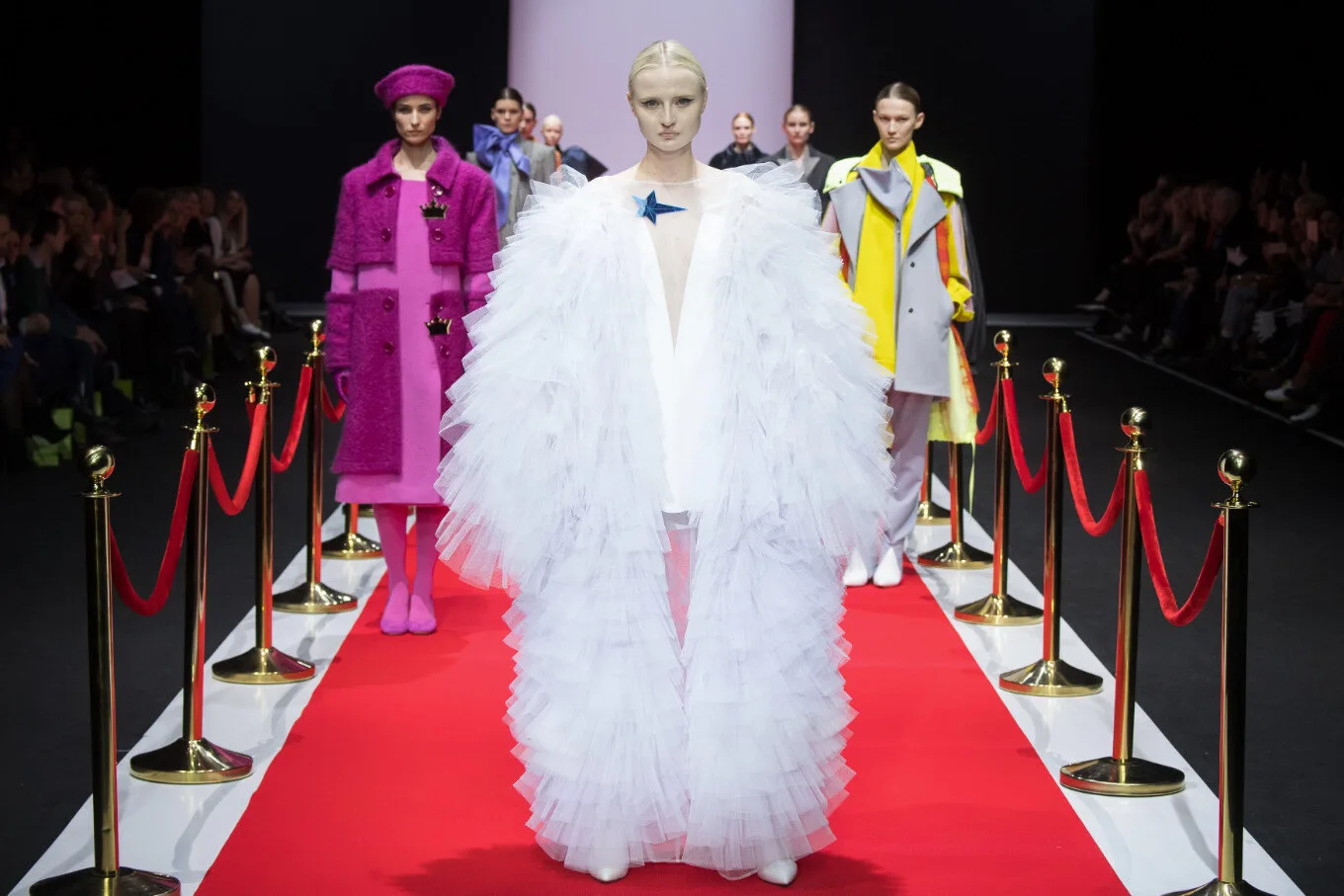 Коллекция FW 2019-20. Королева 2019, Victoria Andreyanova, образ 21