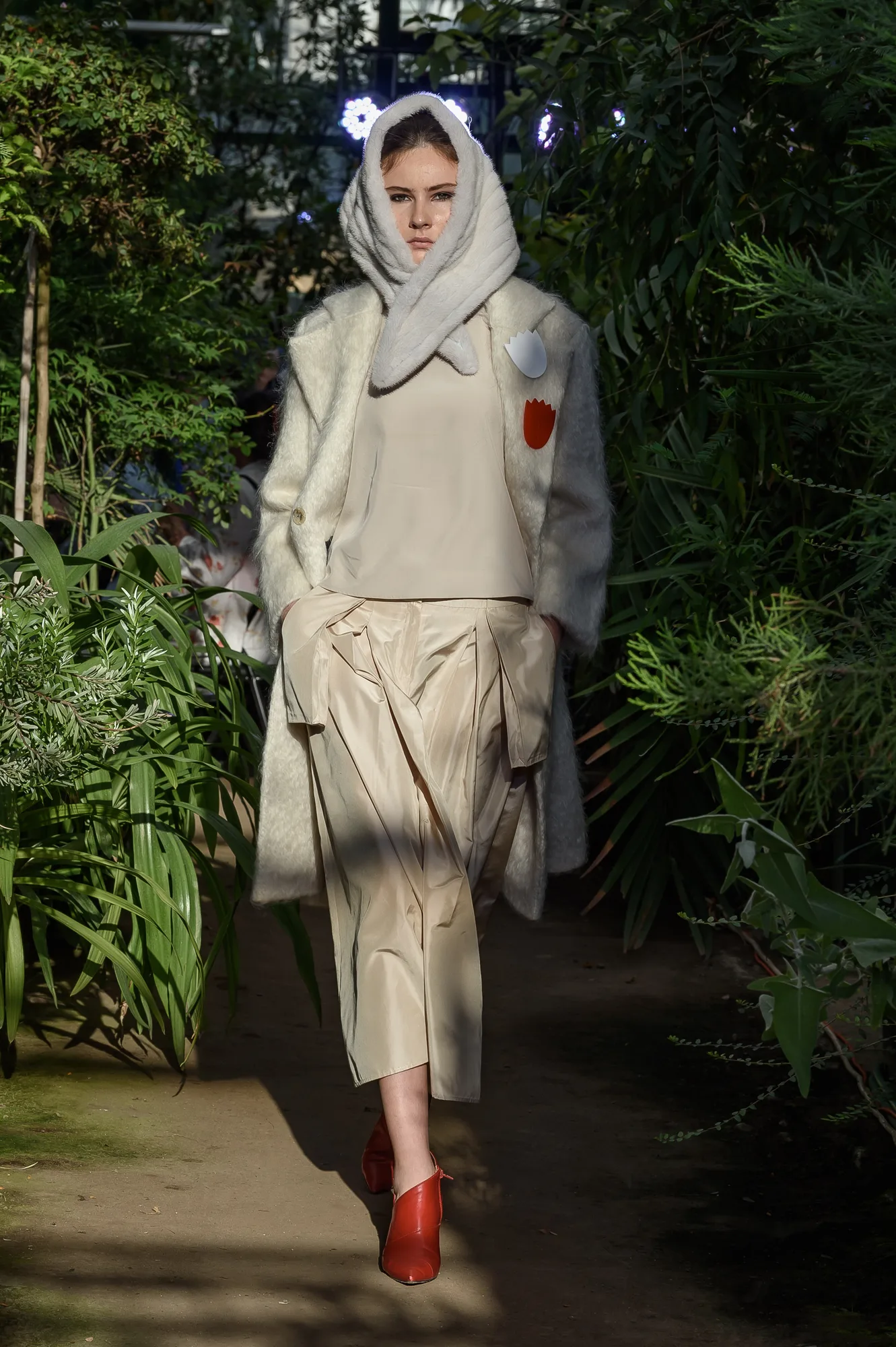 Коллекция VA FW 2019-20 (показ в оранжерее, коллекция ЭПОХА) 2019, Victoria Andreyanova, образ 10