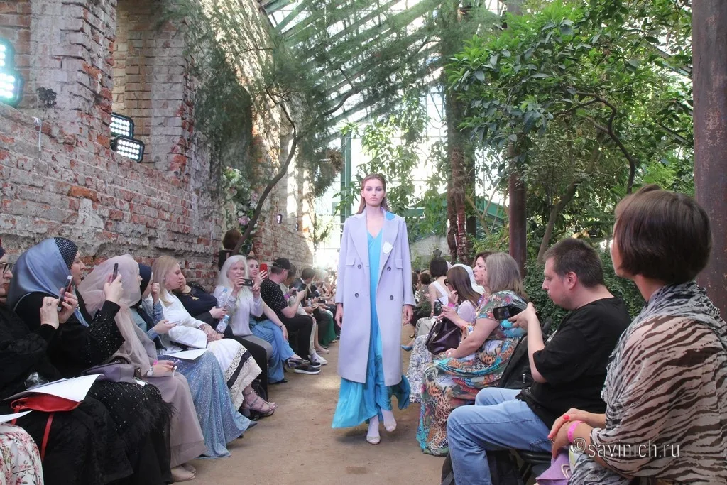Коллекция VA FW 2019-20 (показ в оранжерее, коллекция ЭПОХА) 2019, Victoria Andreyanova, образ 16