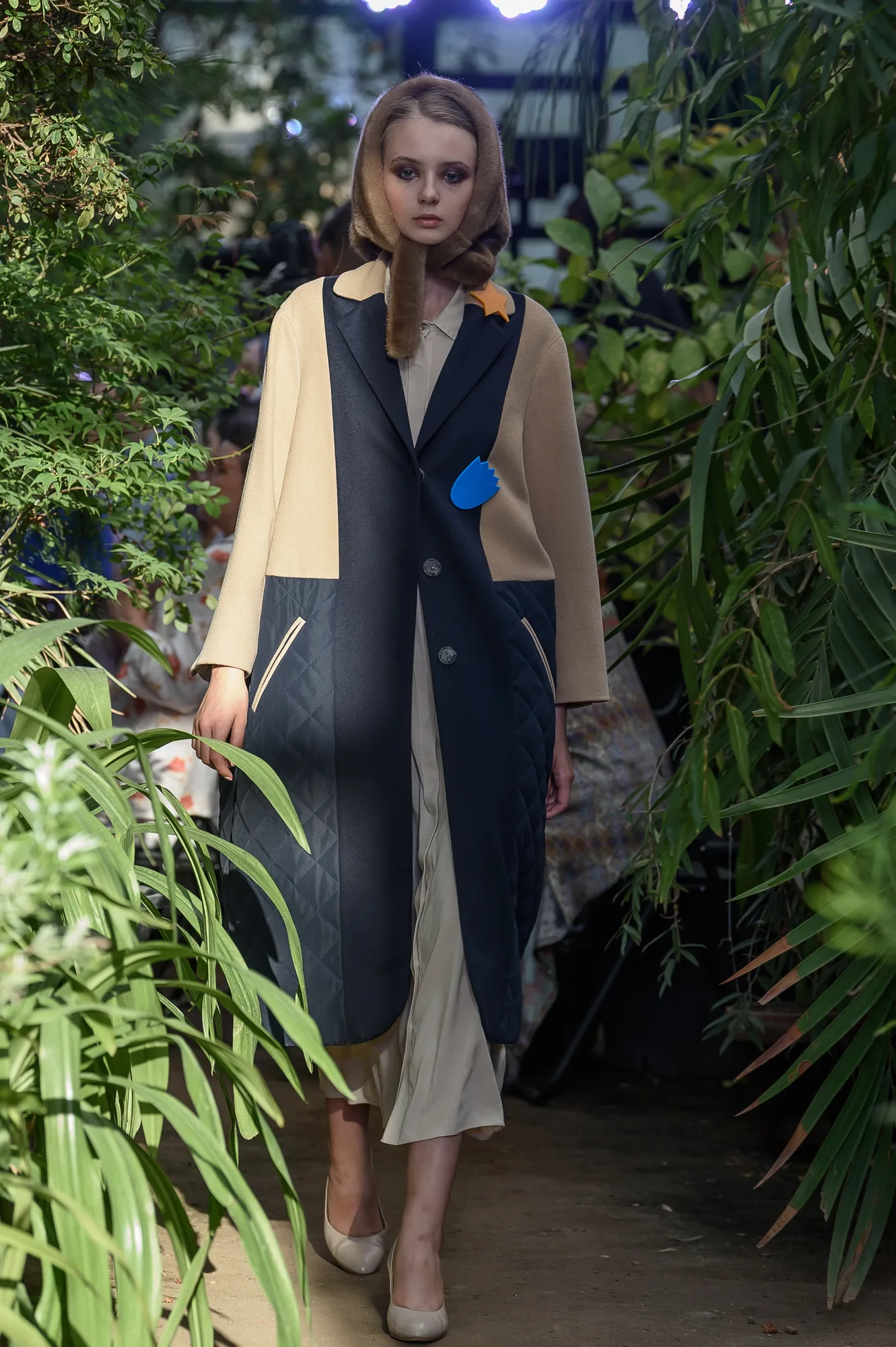 Коллекция VA FW 2019-20 (показ в оранжерее, коллекция ЭПОХА) 2019, Victoria Andreyanova, образ 5